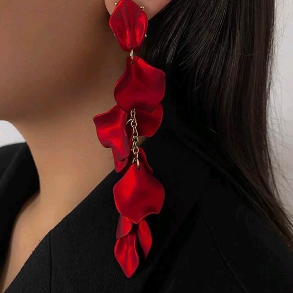Metallic petal earrings